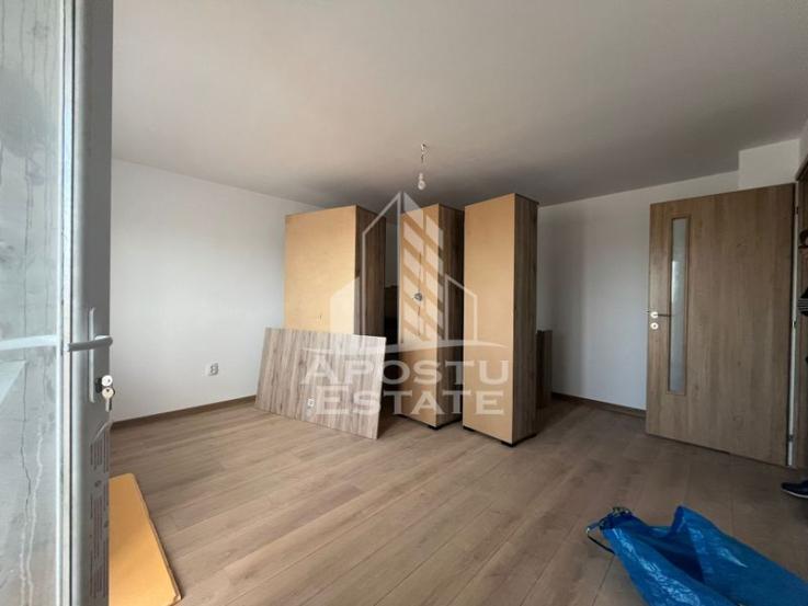 Apartament decomandat, complet renovat cu centrala proprie