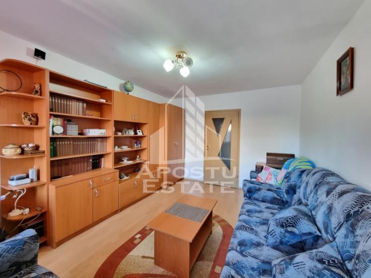 Apartament 2 camere, centrala proprie, etaj intermediar, Iulius Mall