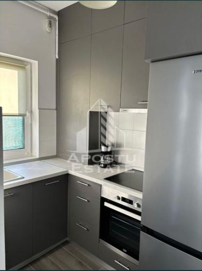 Apartament cu 2 camera, parter, loc de parcare privat, zona Girocului.