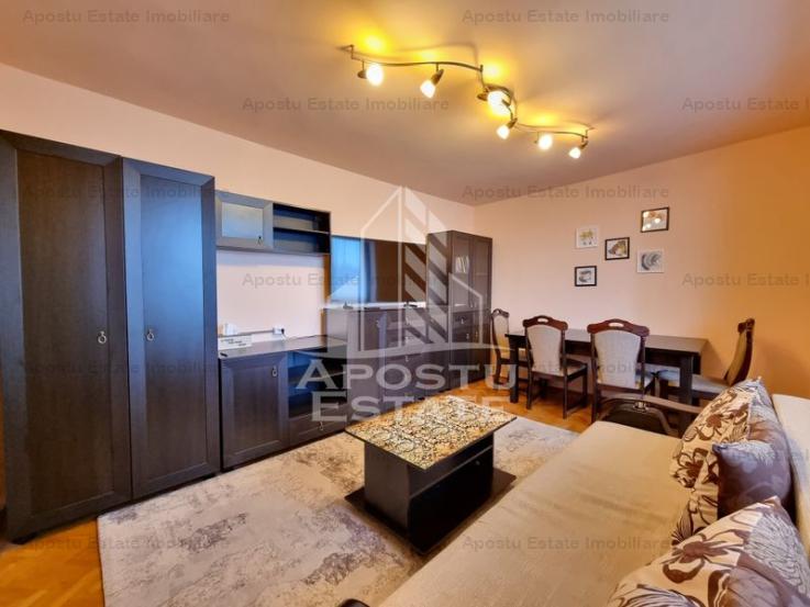 Apartament cu 3 camere, decomandat, aproape de Iulius Mall