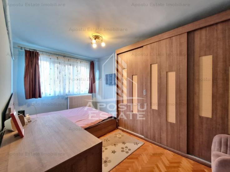 Apartament cu 3 camere, decomandat, aproape de Iulius Mall