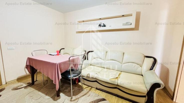 Casa cu 2 apartamente, centrala proprie, Zona Lunei