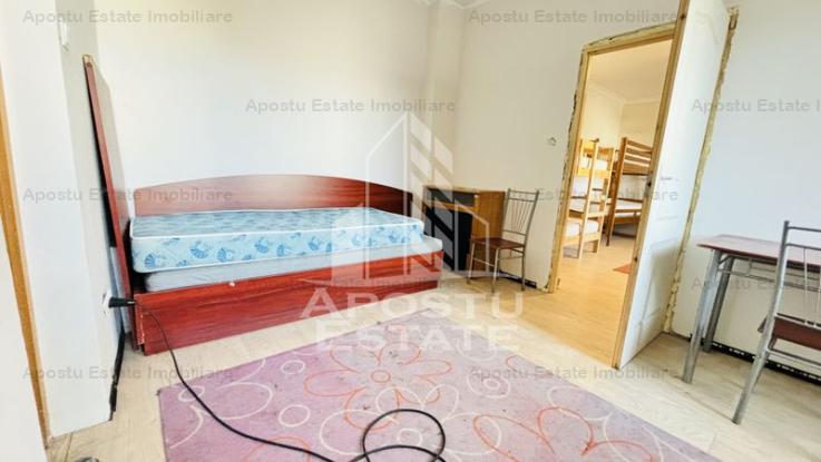 Casa cu 2 apartamente, centrala proprie, Zona Lunei