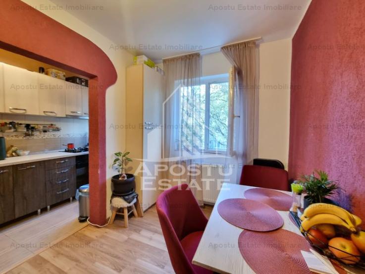 Apartament 4 camere,  decomandat, centrala proprie, zona Dacia