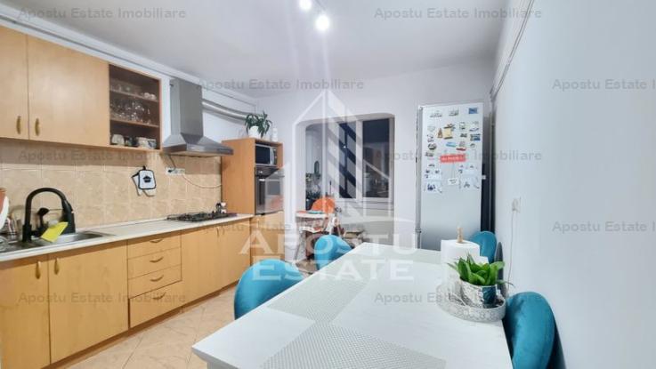 Apartament 3 camere decomandat, centrala proprie, Zona Torontalului