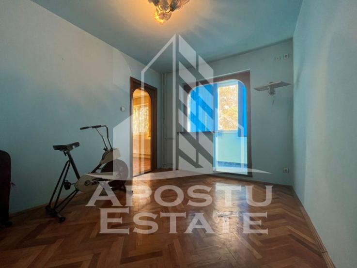 Apartament cu 2 camere, semidecomandat,  etaj intemediar, Sagului