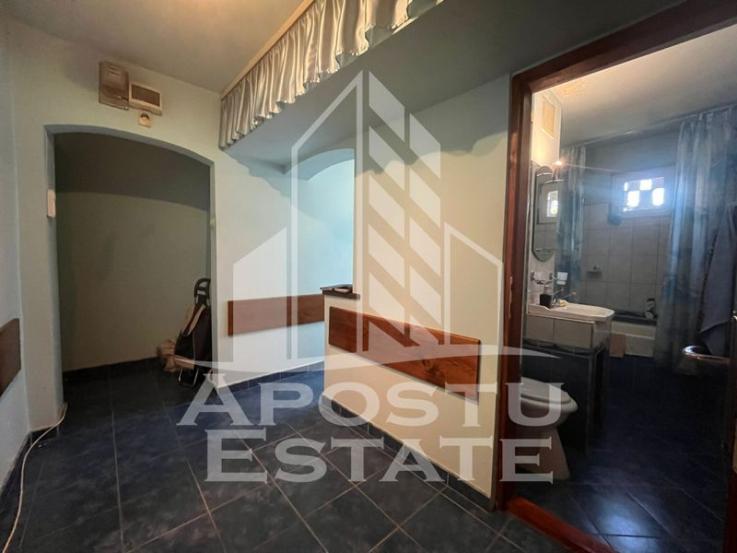 Apartament cu 2 camere, semidecomandat,  etaj intemediar, Sagului