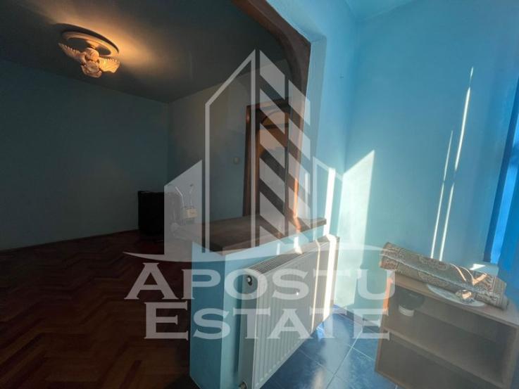 Apartament cu 2 camere, semidecomandat,  etaj intemediar, Sagului