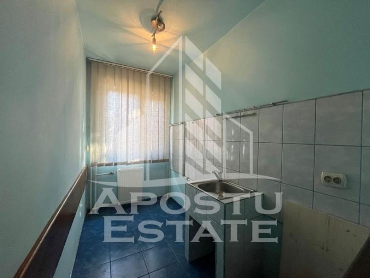 Apartament cu 2 camere, semidecomandat,  etaj intemediar, Sagului