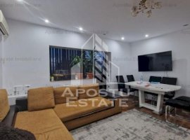 Apartament cu 3 camere, 2 bai, centrala proprie,  zona Lipovei