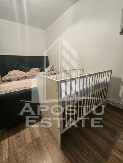 Apartament cu 3 camere, 2 bai, centrala proprie,  zona Lipovei