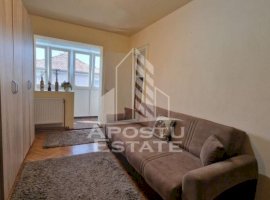 Apartament cu 3 camere, centrala proprie, zona Dacia