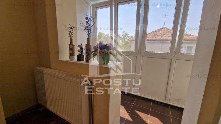 Apartament cu 3 camere, centrala proprie, zona Dacia