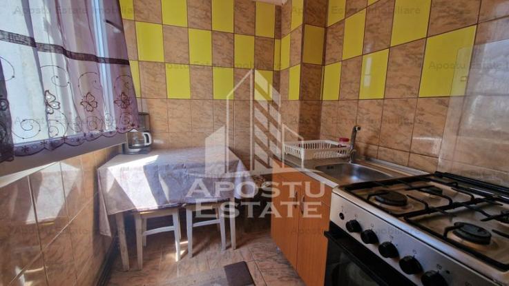 Apartament cu 3 camere, centrala proprie, zona Dacia