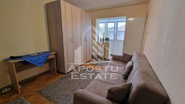 Apartament cu 3 camere, centrala proprie, zona Dacia