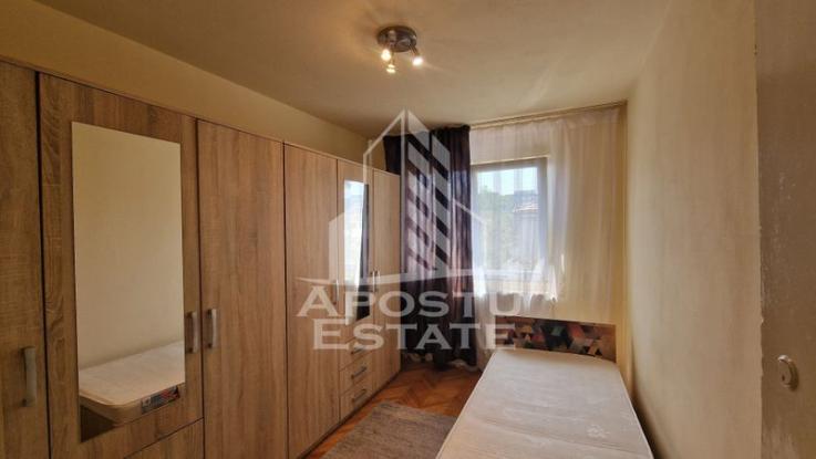 Apartament cu 3 camere, centrala proprie, zona Dacia