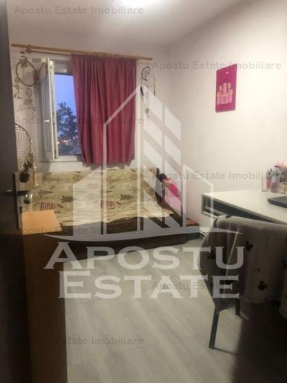 Apartament 3 camere, decomandat, centrala proprie, Zona Girocului