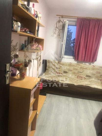 Apartament 3 camere, decomandat, centrala proprie, Zona Girocului