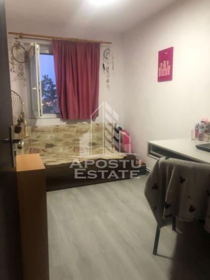 Apartament 3 camere, decomandat, centrala proprie, Zona Girocului