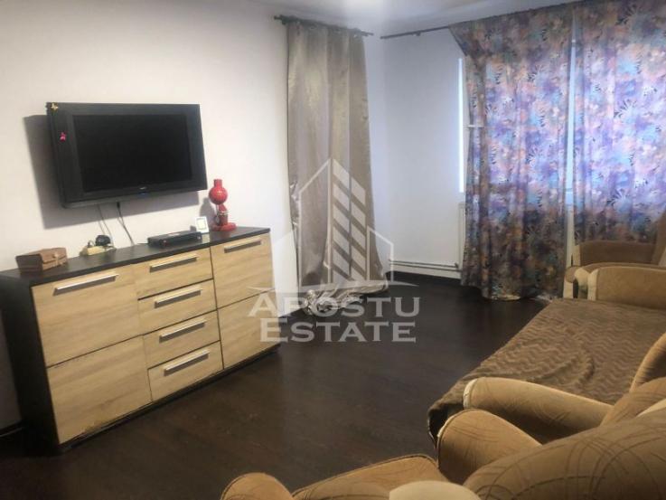 Apartament 3 camere, decomandat, centrala proprie, Zona Girocului