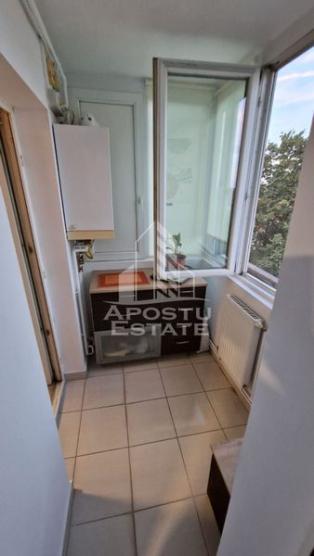 Apartament 3 camere, decomandat, centrala proprie, Zona Girocului