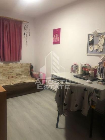 Apartament 3 camere, decomandat, centrala proprie, Zona Girocului