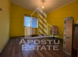 Apartament 3 camere, decomandat, etaj intermediar, 2 bai, 2 balcoane