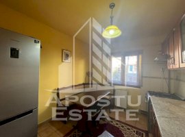 Apartament cu 3 camere, semidecomandat, etaj intermediar