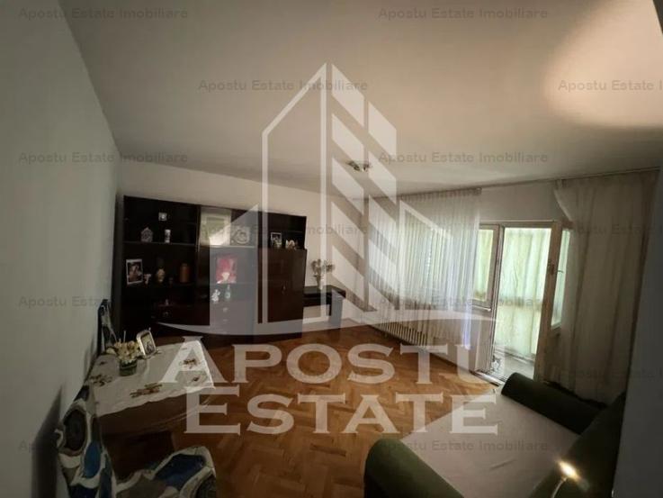 Apartament cu 4 camere, 2 bai si 2 balcoane in zona Sagului