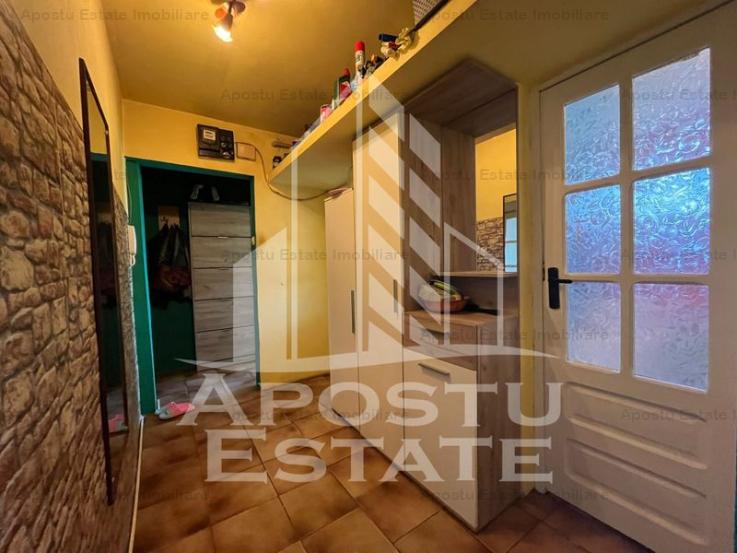 Apartament cu 4 camere, centrala proprie, zona Spitalul Judetean