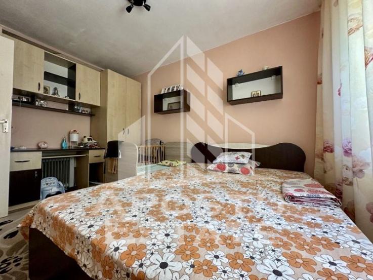 Apartament cu 2 camere, centrala proprie, etaj 1, zona Sagului