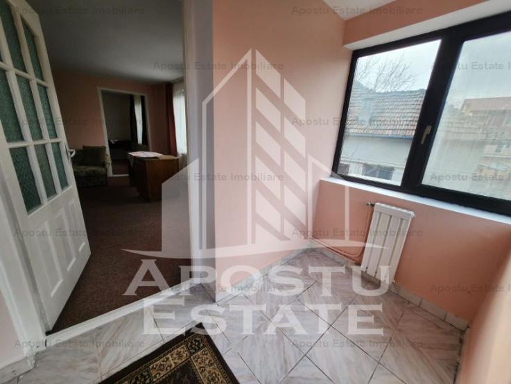 Apartament 2 camere, cetrala proprie, loc de parcare, Fabric/ Complex