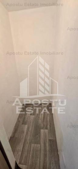 Apartament 4 camere,centrala proprie,zona Circumvalatiunii