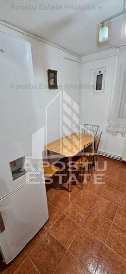 Apartament 4 camere,centrala proprie,zona Circumvalatiunii