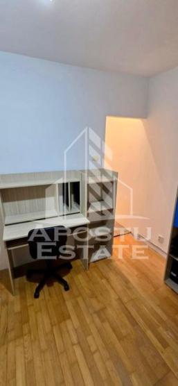 Apartament 4 camere,centrala proprie,zona Circumvalatiunii