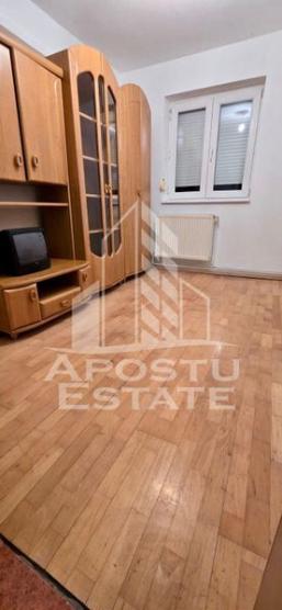 Apartament 4 camere,centrala proprie,zona Circumvalatiunii