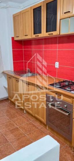 Apartament 4 camere,centrala proprie,zona Circumvalatiunii