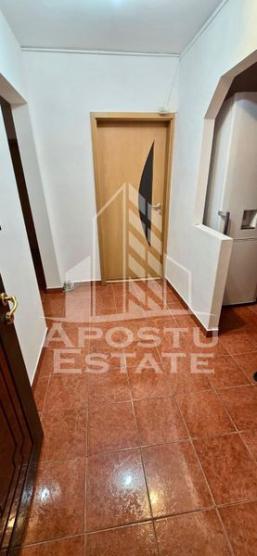 Apartament 4 camere,centrala proprie,zona Circumvalatiunii