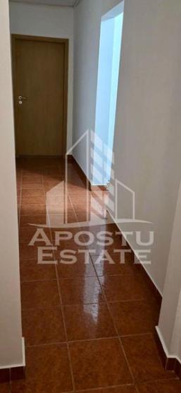 Apartament 4 camere,centrala proprie,zona Circumvalatiunii