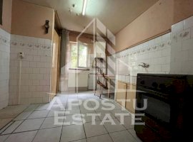 Apartament cu 3 camere, 2 bai, centrala proprie, zona Girocului