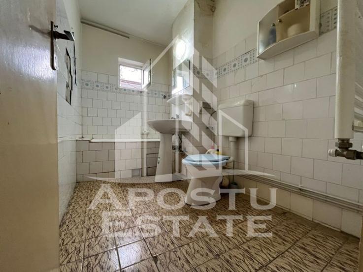 Apartament cu 3 camere, 2 bai, centrala proprie, zona Girocului