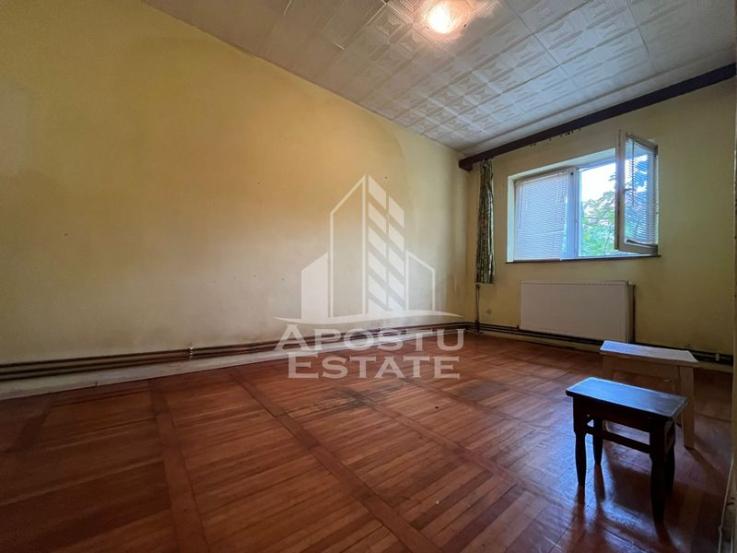 Apartament cu 3 camere, 2 bai, centrala proprie, zona Girocului