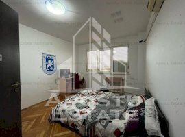 Apartament cu 3 camere, decomandat situat in zona Girocului