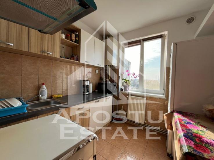 Apartament cu 2 camere, decomandat, situat in zona Dambovita