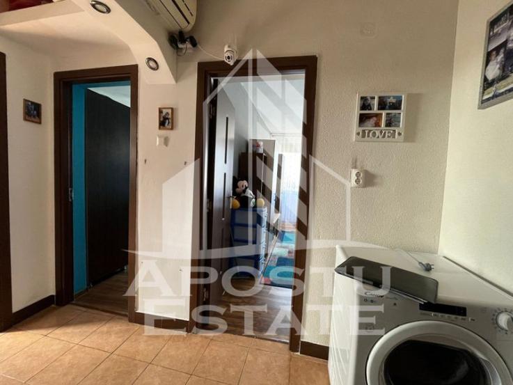 Apartament cu 2 camere, decomandat, situat in zona Dambovita