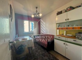 Apartament cu 4 camere, comision 0,  pe Bulevardul Liviu Rebreanu