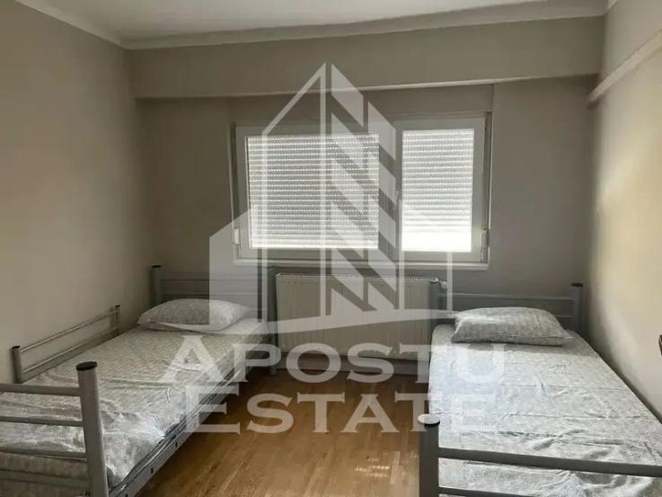 Apartament cu 3 camere, decomandat ,situat in zona Spitalul Judetean