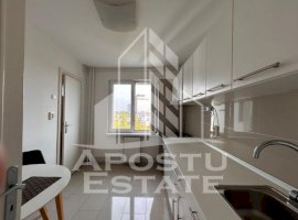 Apartament 3 camere, etaj intermediar cu centrala in Piata Marasti.