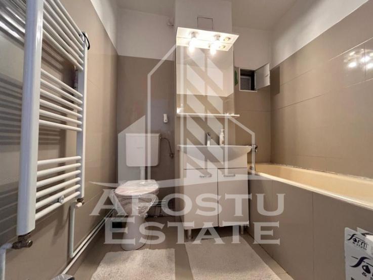 Apartament 3 camere, etaj intermediar cu centrala in Piata Marasti.