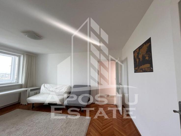 Apartament 3 camere, etaj intermediar cu centrala in Piata Marasti.